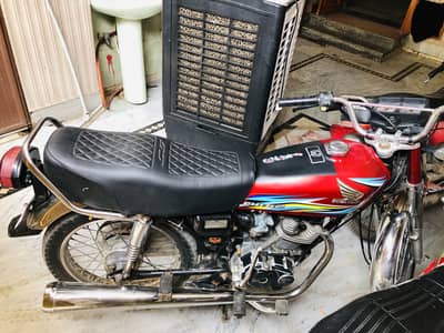 Honda 125 2018 neat and clean oil change everything is ok