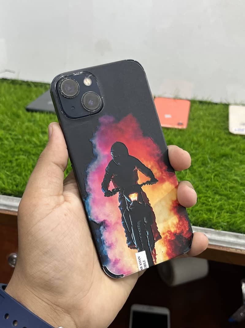 Apple iPhone 13 0
