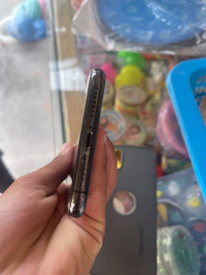Apple iPhone 11 Pro Max 3