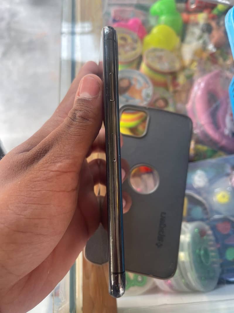 Apple iPhone 11 Pro Max 5