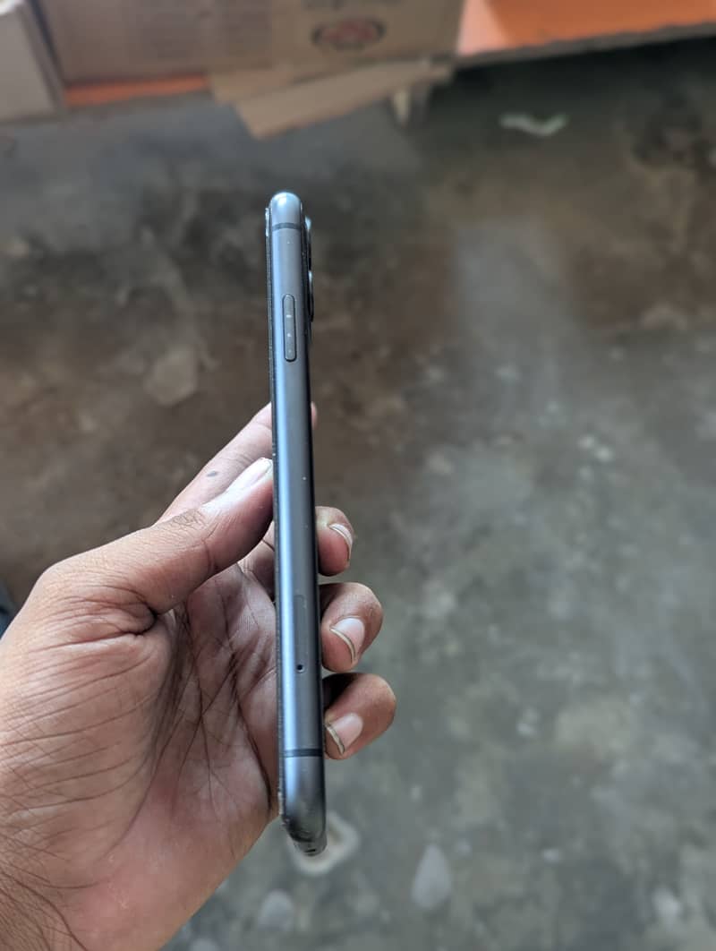 Apple iPhone 11 5