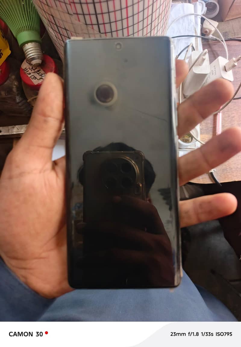 Tecno CAMON 40 Pro 1