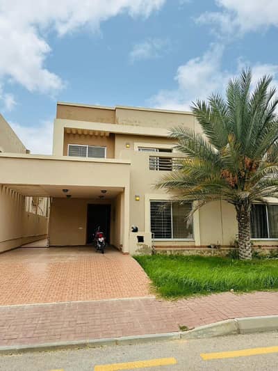 200 Yards 3Bed Villa on Park street available in Precinct 10A