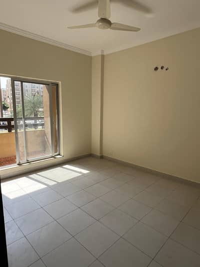 2 Bedroom Apartment Near Shopping Gallery Available For Rent