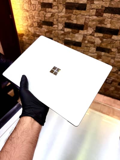 Microsoft Surface Laptop 5 12th Gen DDR5 Ram 2GB Graphic 4k Touch