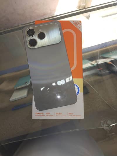 Tecno spark 40 6 months warrenty full box