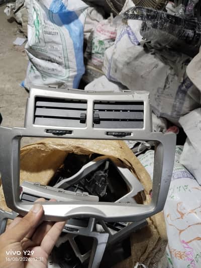 vitz 2005 Model ac grill