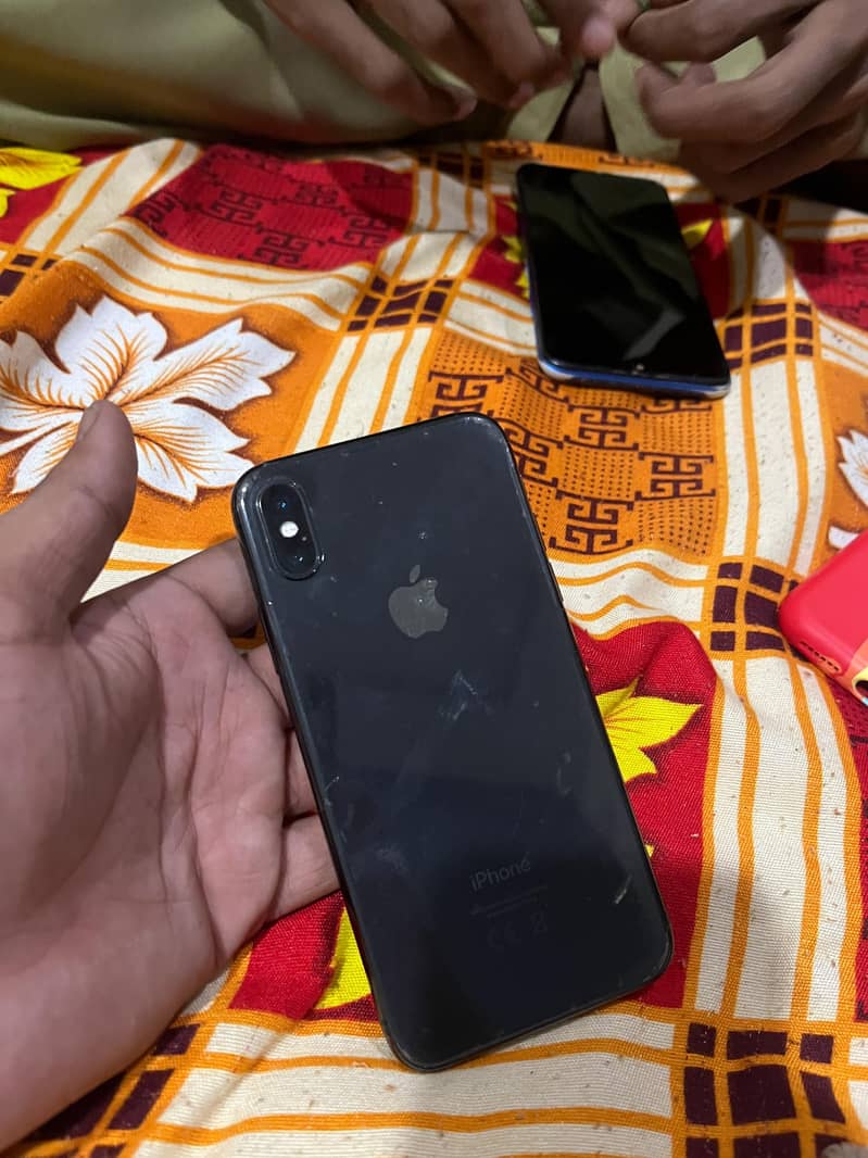 Apple iPhone X 3