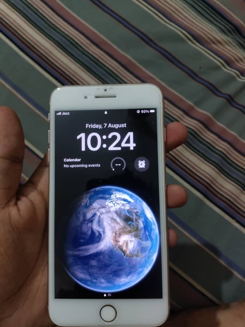 Apple iPhone 8 Plus 1