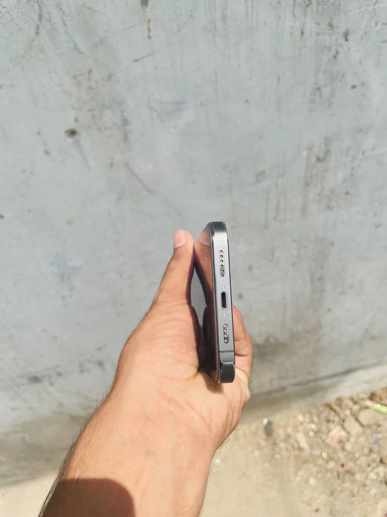 Apple iPhone 13 Pro Max 3