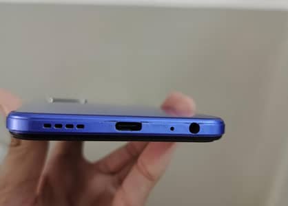 Vivo V21