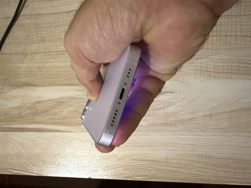 Apple iPhone 14 3