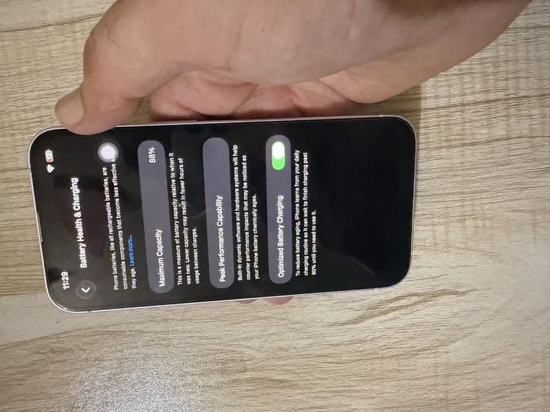 Apple iPhone 14 4