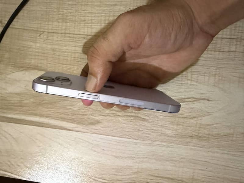 Apple iPhone 14 5