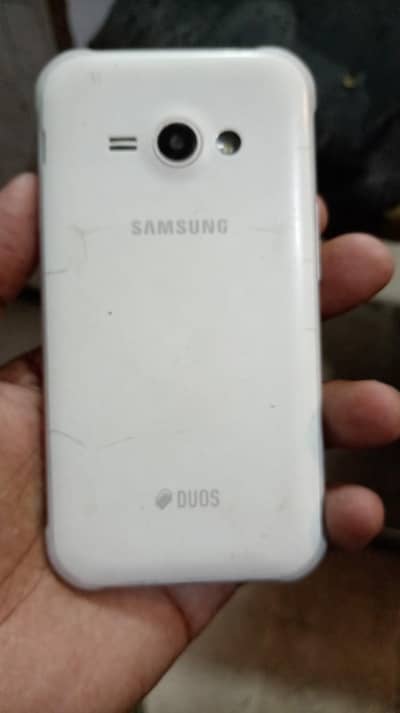 Samsung Mobile J1 Ace,8Gb,2Gb,4G,5.1. 1Anroid,