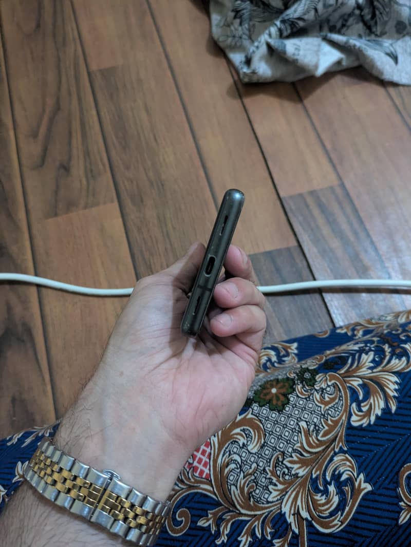 Google Pixel 7a 5