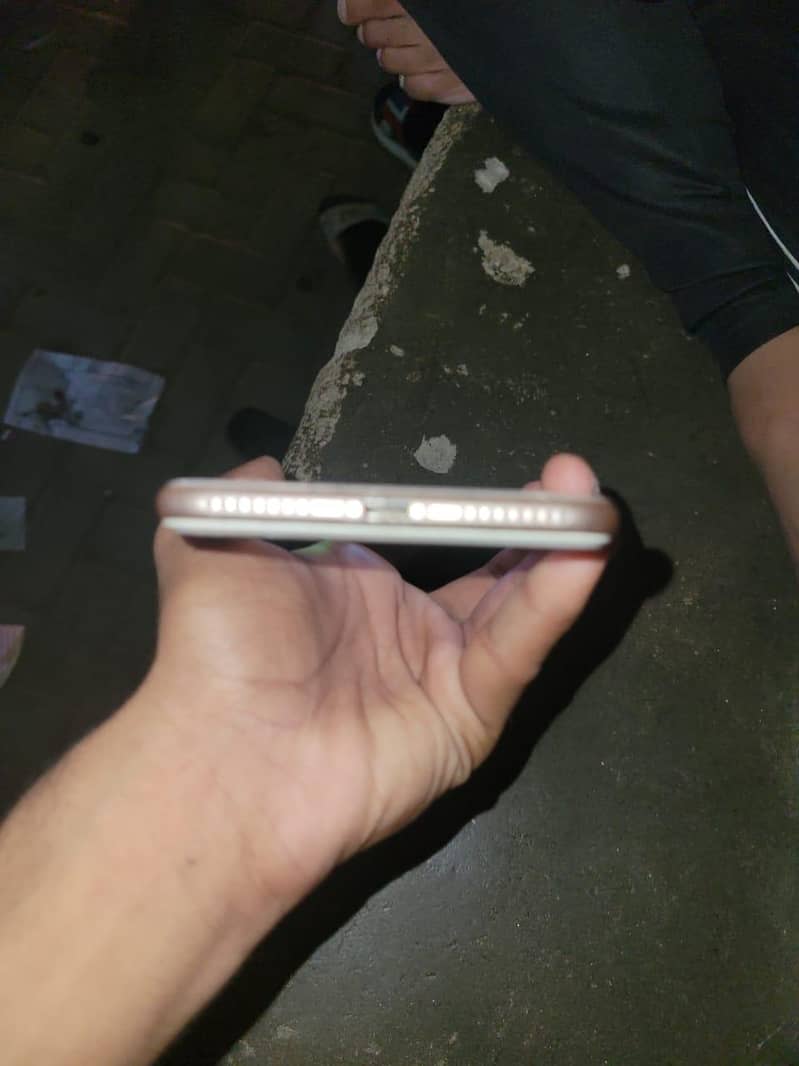 Apple iPhone 8 Plus 2
