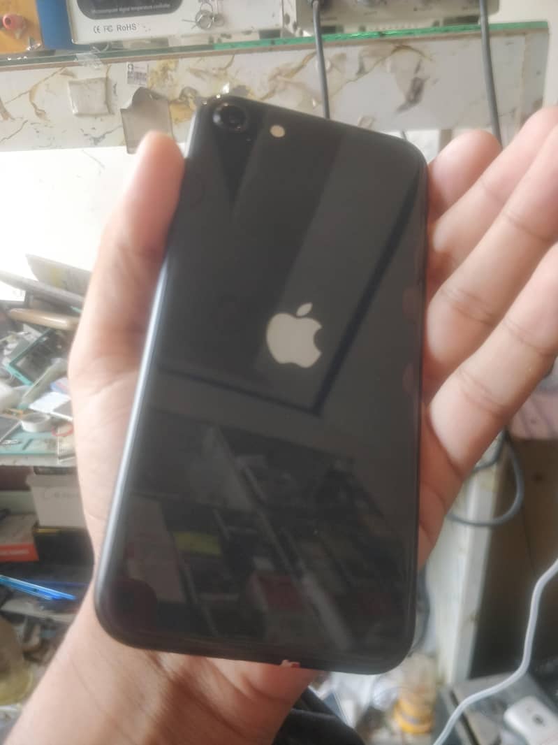 Apple iPhone SE 6