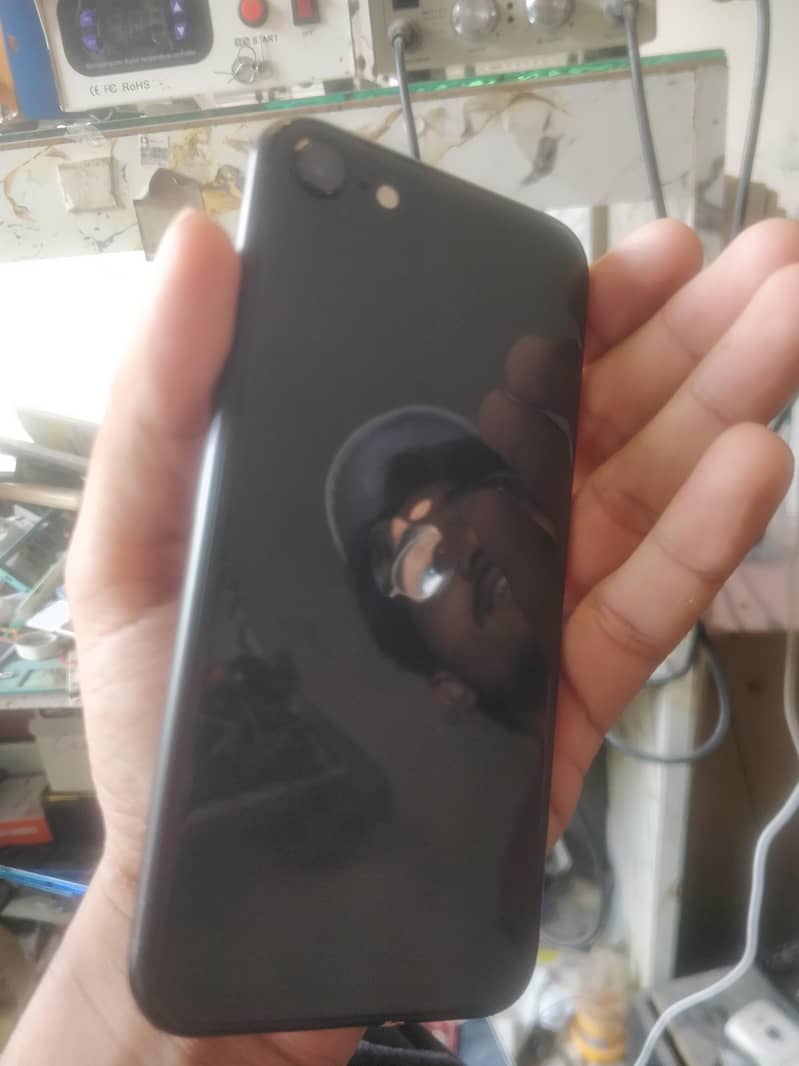 Apple iPhone SE 7