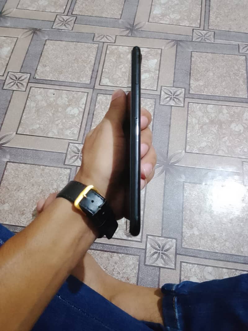 Apple iPhone 7 Plus 2