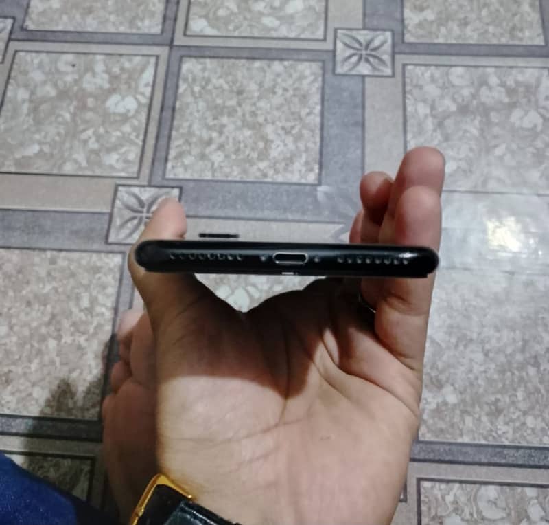 Apple iPhone 7 Plus 4