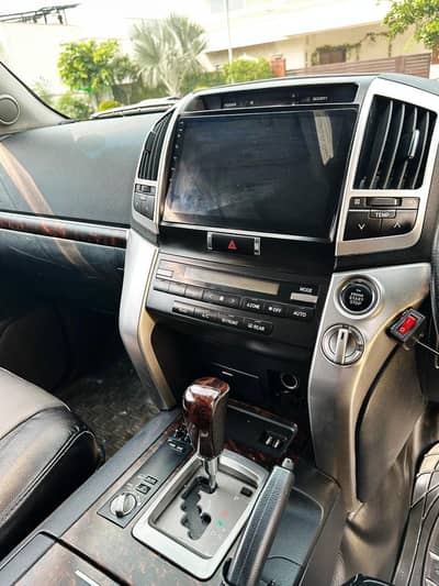 Toyota Land Cruiser 2012