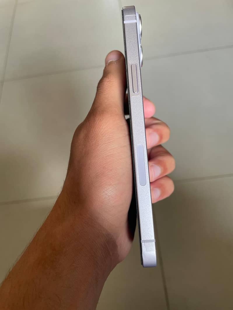 Apple iPhone 14 plus 4