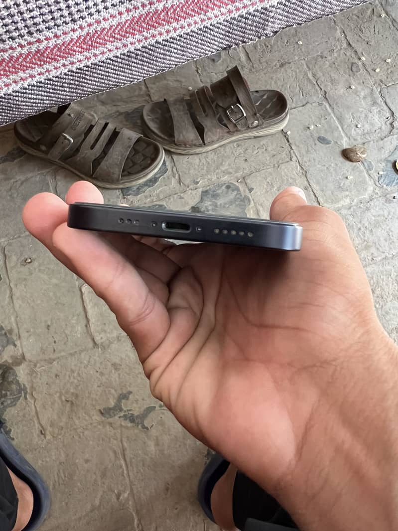 Apple iPhone 12 3