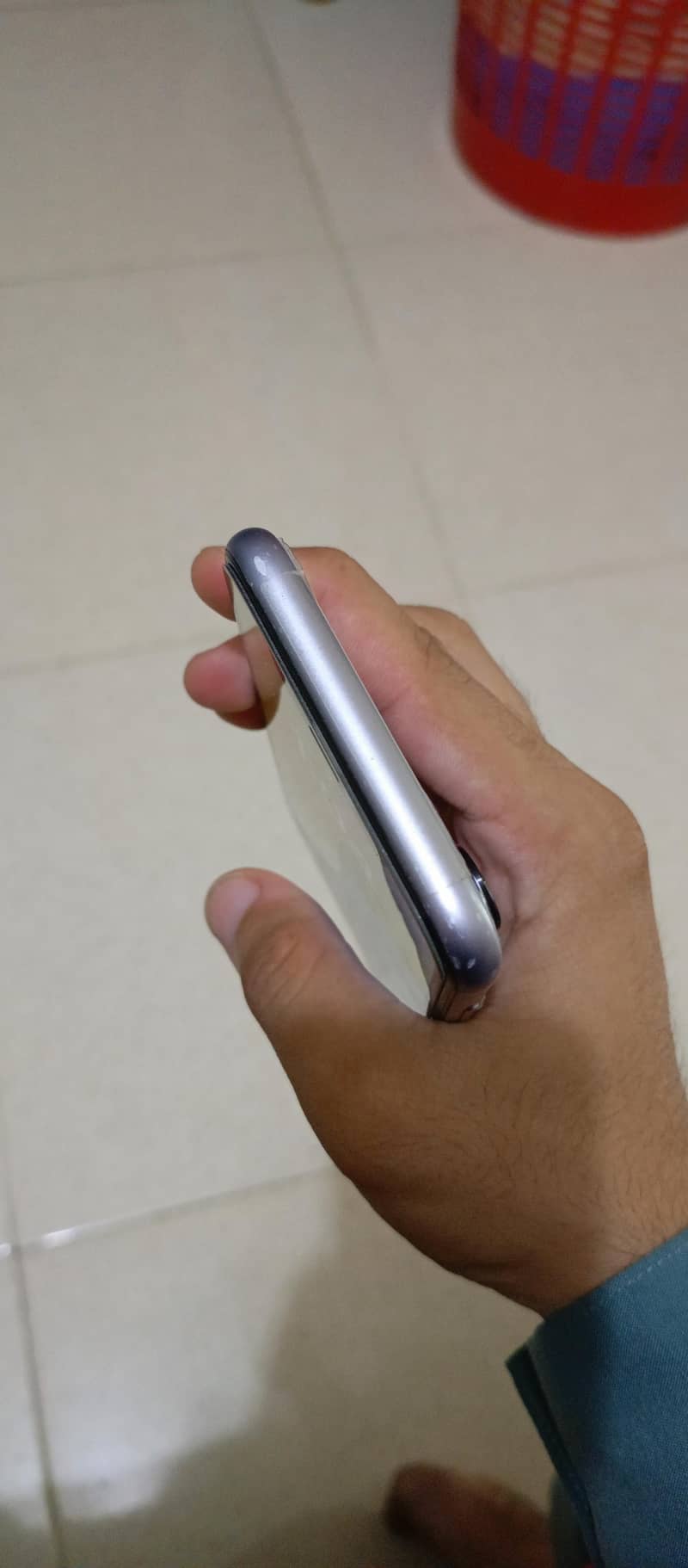 Apple iPhone 11 4