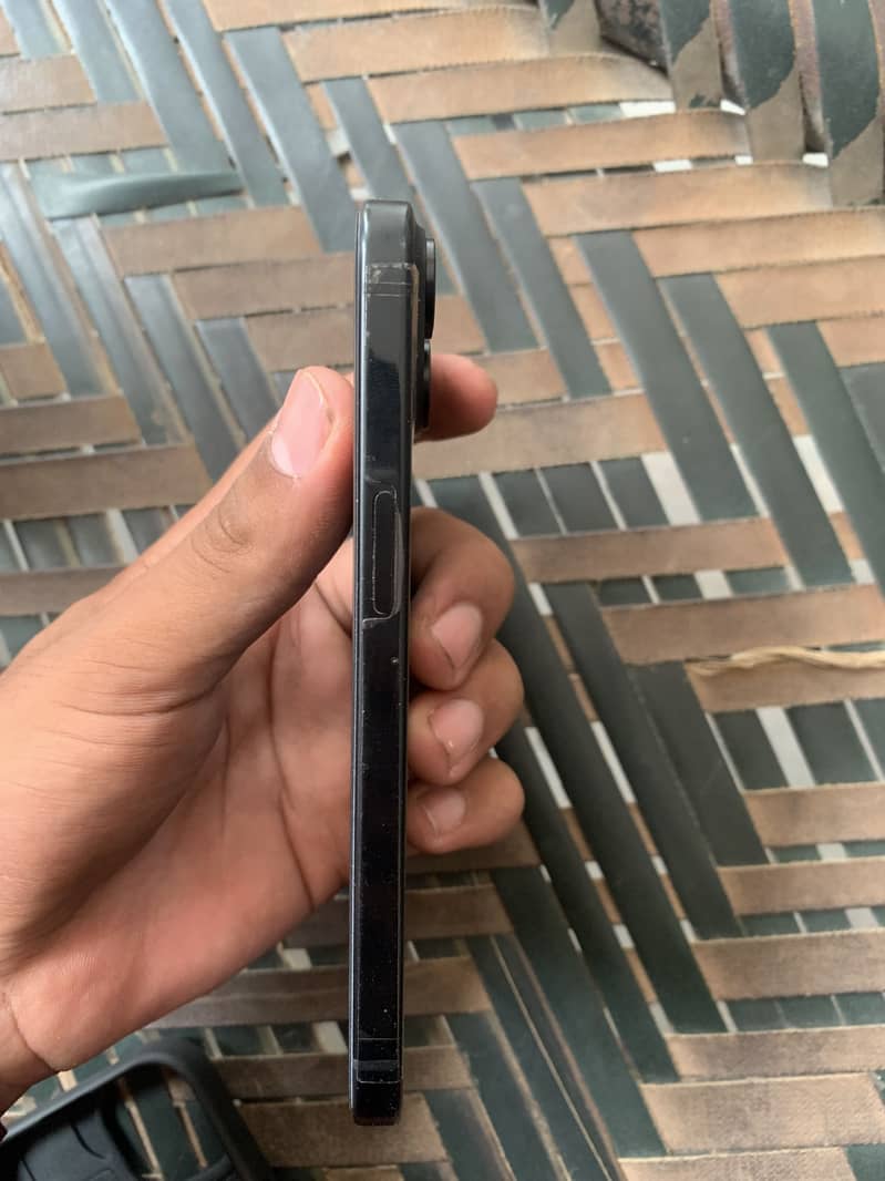 Apple iPhone 15 4