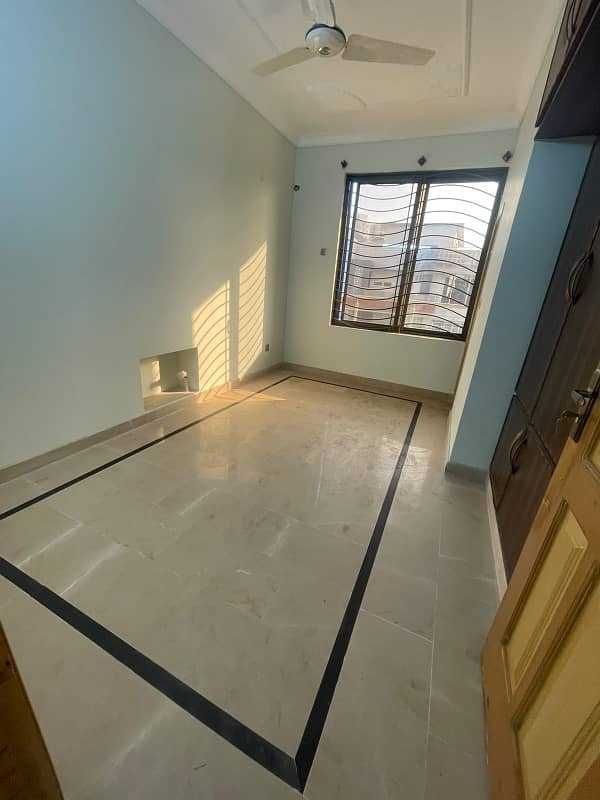 Upper Portion for rent 5