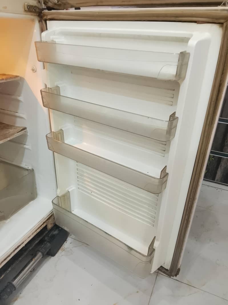 Dawlance fridge 2