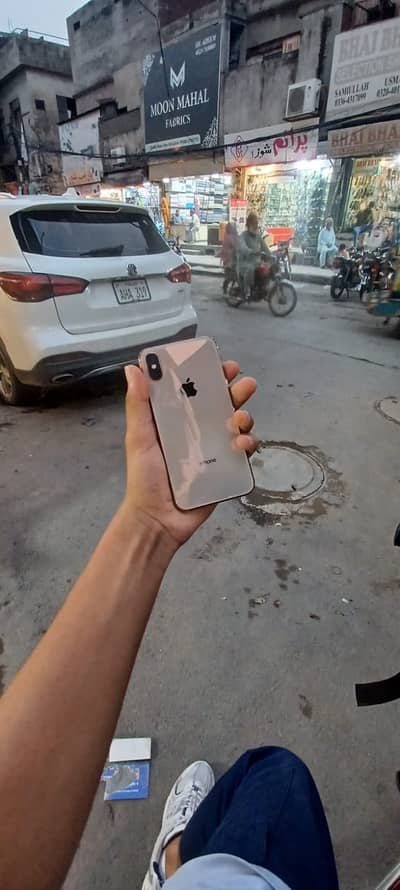 Apple iPhone XS