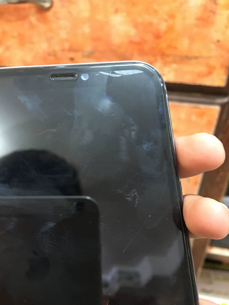 Apple iPhone 11 7