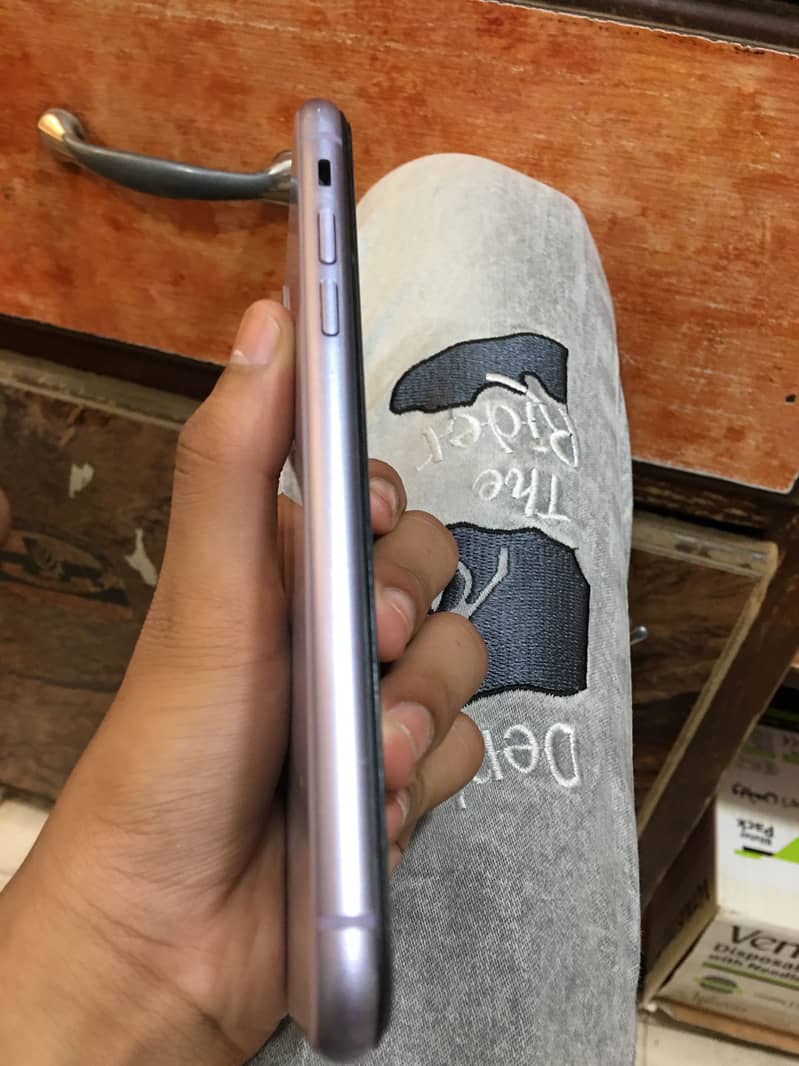 Apple iPhone 11 9