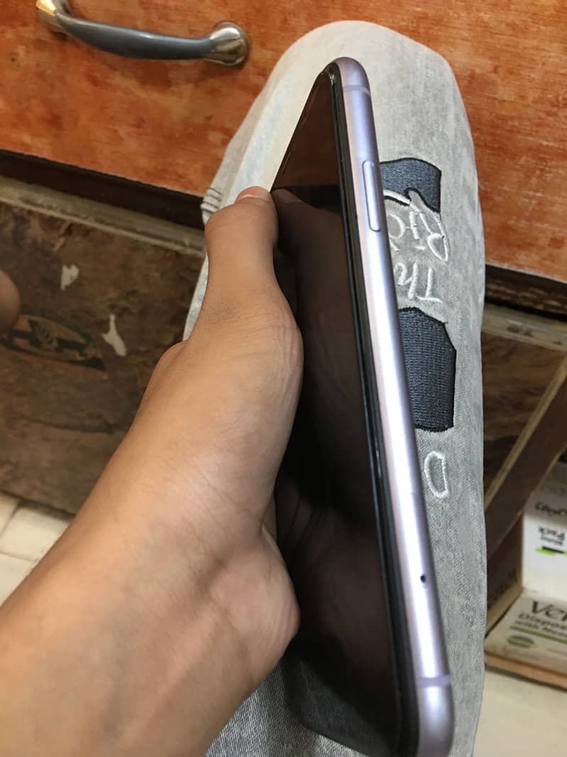 Apple iPhone 11 11