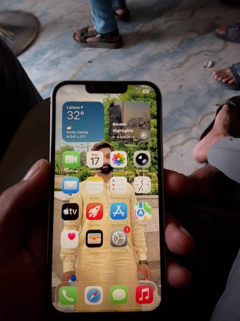 Apple iPhone 13 1