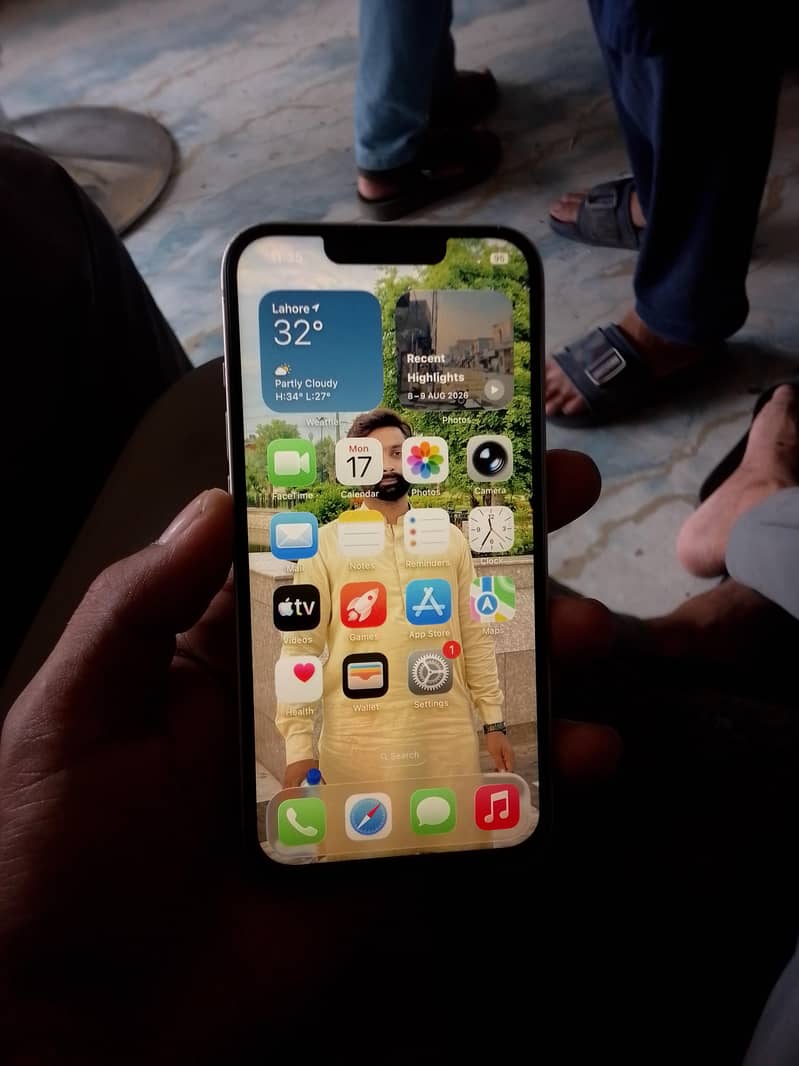 Apple iPhone 13 2