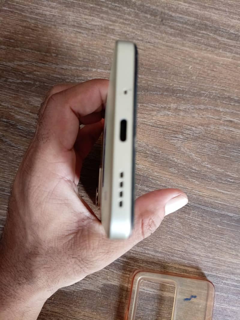 Realme C75 4