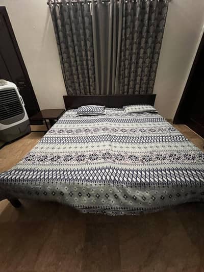 2 single beds with mattresses, tapahi and dressing table