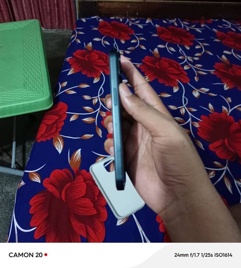 Apple iPhone 15 5