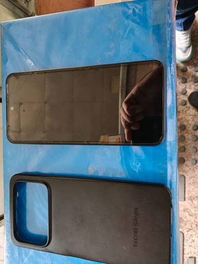 tecno spark 40.6/128