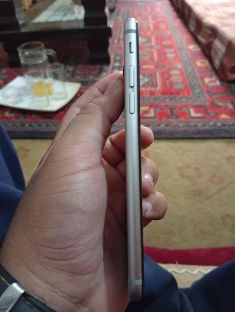 Apple iPhone 6 4
