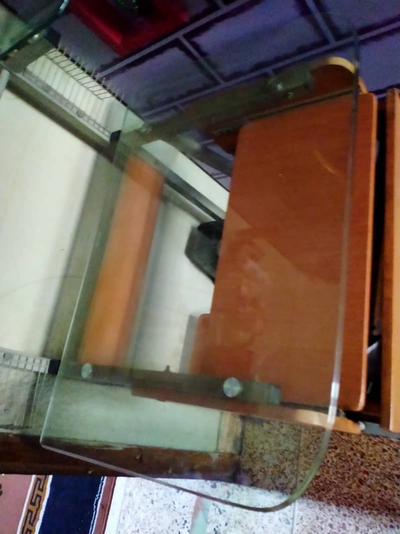 TV / COMPUTER TROLLEY 1