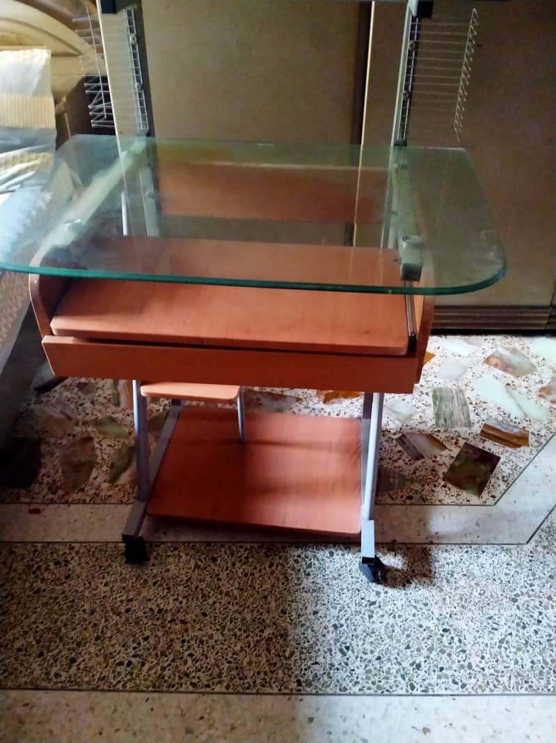 TV / COMPUTER TROLLEY 3