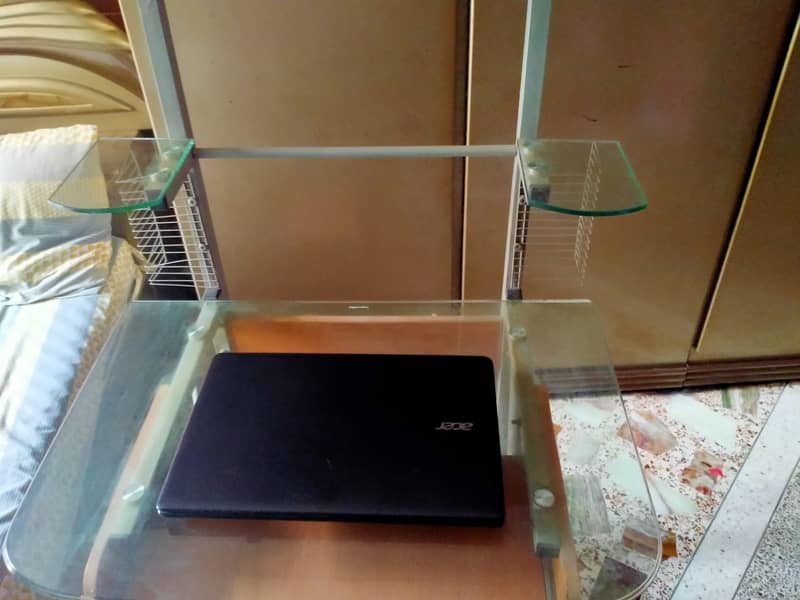 TV / COMPUTER TROLLEY 6