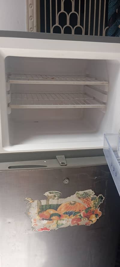 Haier fridge well condition medium size