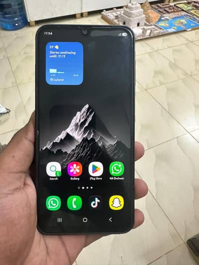 Samsung A16 - 10/10 Min condition
