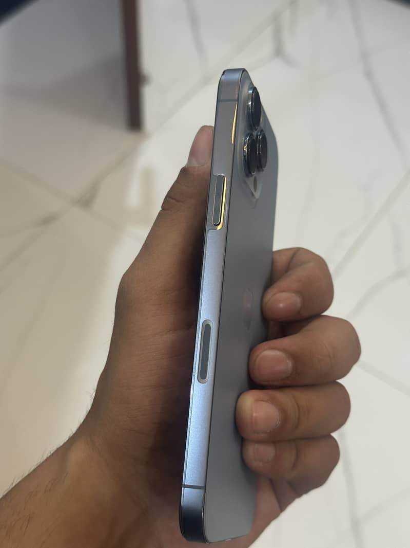 Apple iPhone 13 Pro Max 6