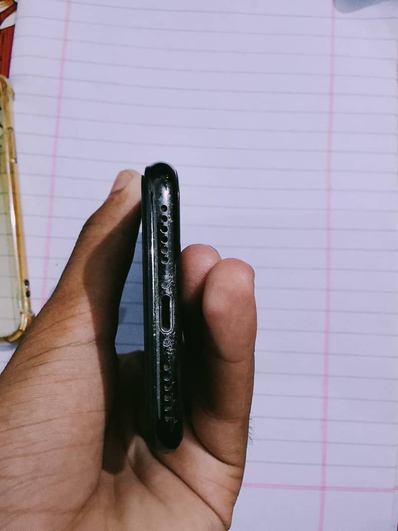 noApple iPhone X 6